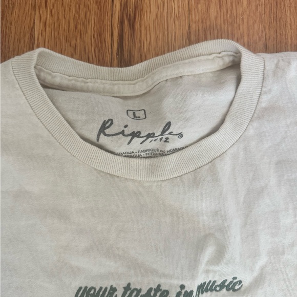 Urban Outfitters “your taste in music sucks” Graphic Tee - Picture 2 of 2